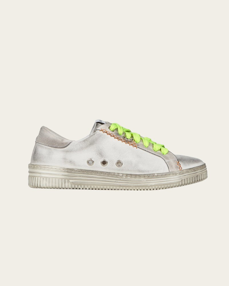 LIGHTY ESSENTIAL TRAINERS IN WHITE