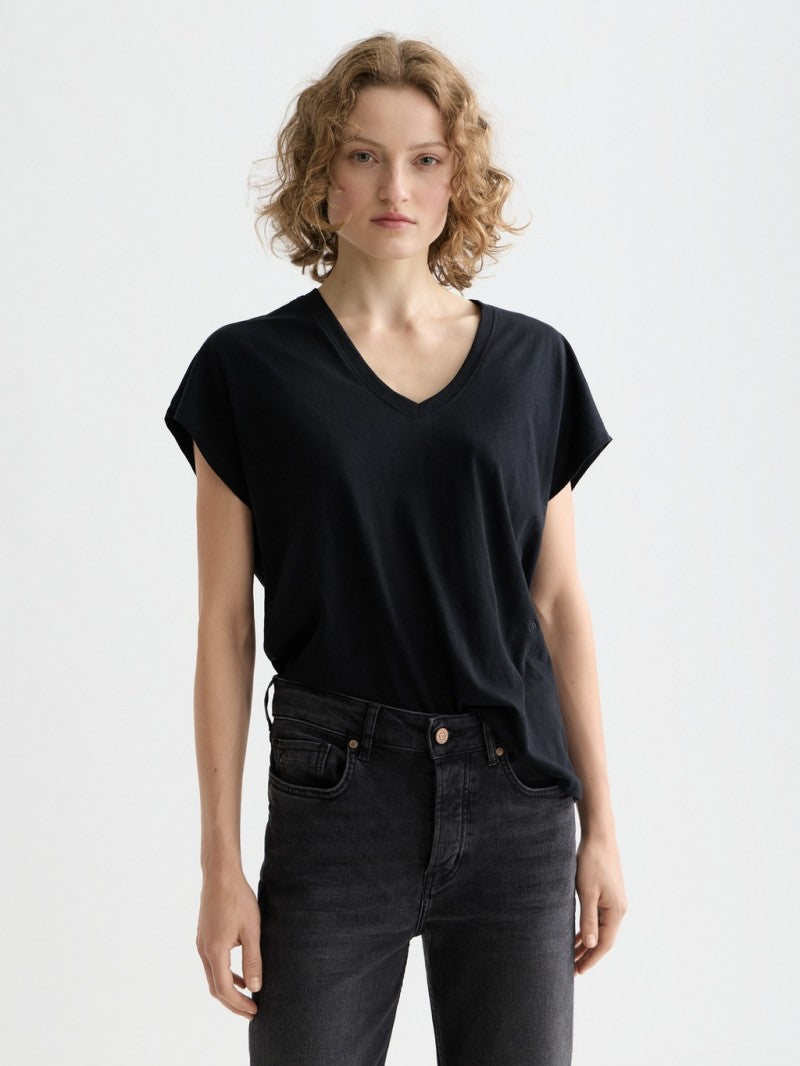 Essentials Core V-neck t-shirt