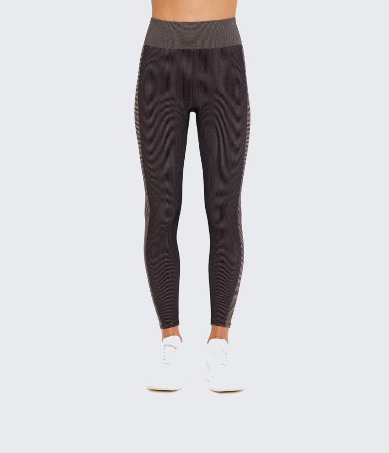 Ribbed Seamless 25in Midi Pant
