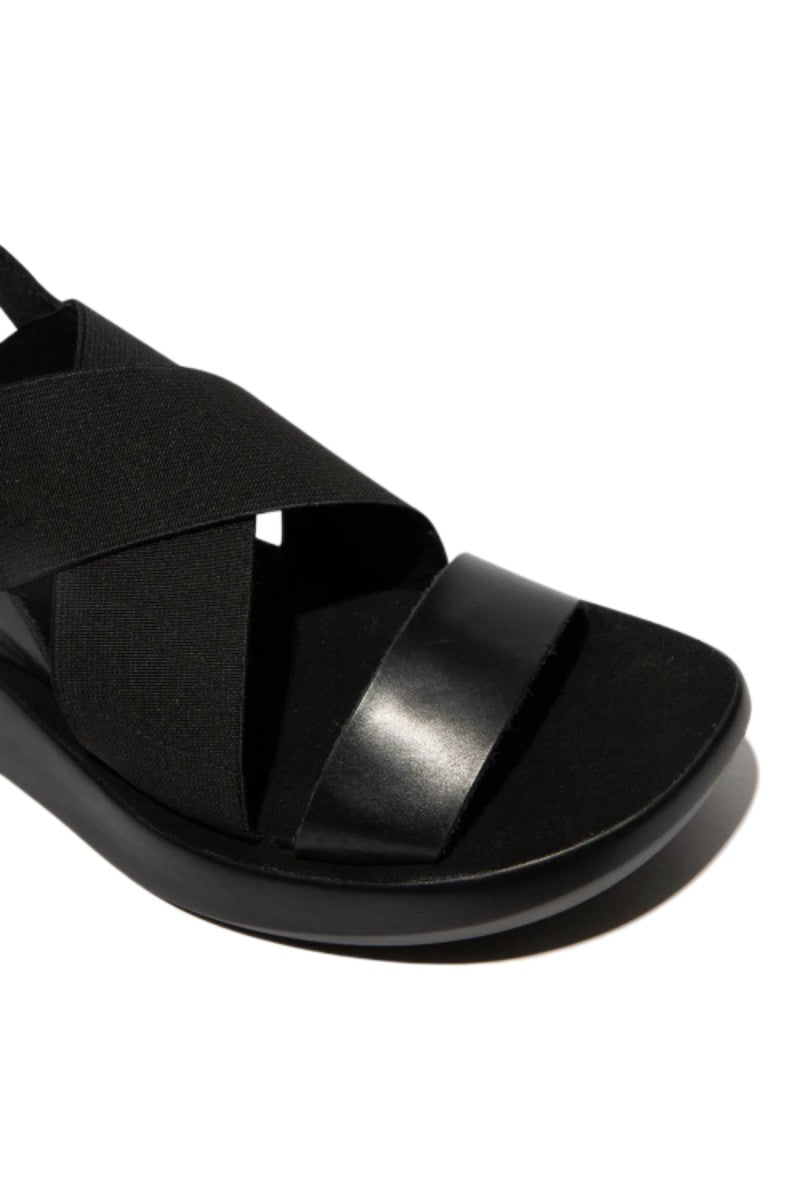 BAJI / BLACK