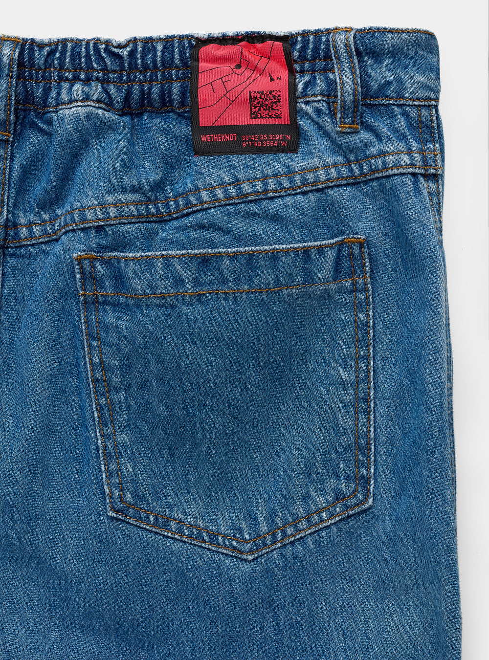 Straight-leg jeans